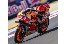 Gaya Balap Marquez Gampang...