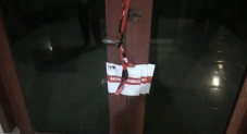 Jelang Tengah Malam,...