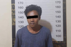 Polisi Tangkap Pemuda...