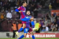 Cetak Gol Lawan Valencia,...