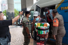Ratusan PMKS dan Kaum...