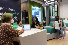 Manulife Dorong Digitalisasi...
