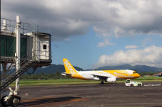 Bandara Sam Ratulangi...