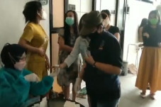 Digerebek BNN, Wanita-wanita...