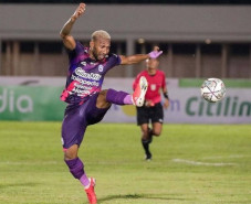 Hasil Liga 2 2021/2022:...