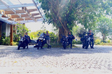 4 Bikers Keliling Indonesia...