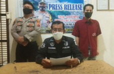 Suka Sesama Jenis Sejak...