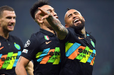 Hasil Inter Milan vs...