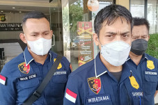 Polisi Sebut Motif Pelaku...