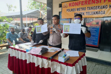 Tak Diberi Uang untuk...