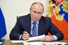 Bukan Lockdown, Putin...