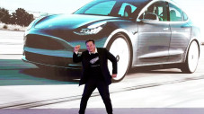 Elon Musk Menuju Status...