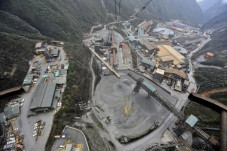 Bangun Proyek Smelter...