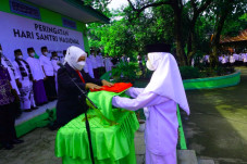 Kamsina Ajak Santri...