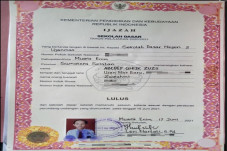 Pelajar SMP di Muara...