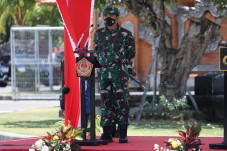 Panglima TNI Akan Memasuki...