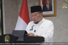 Ketua DPD RI Sampaikan...