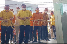 Airlangga Resmikan Markas...
