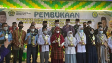 Antusias, 76.617 Pelajar...