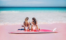 Kenapa Pantai Pink Berwarna...