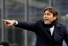 Tottenham Pecat Nuno...