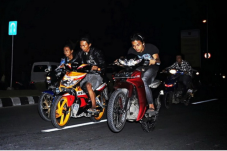 Sadis! Pengendara Motor...