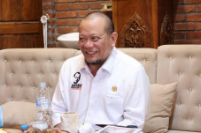 Turut Gerakkan Ekonomi,...