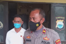 Maling Gasak Uang Warga...