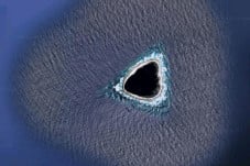 Heboh Black Hole di...