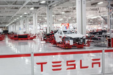 Hitungan Elon Musk Jual...