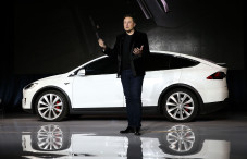 Elon Musk Cuit Puisi...