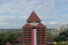 34 Universitas Terbaik...