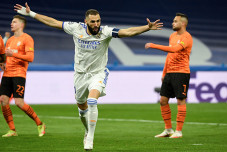 Hasil Real Madrid vs...