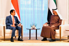 Bertemu di Abu Dhabi,...