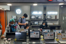 Pasar PC Meningkat 8%...