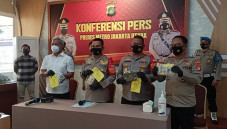 Polisi Ciduk Duo Sekawan...