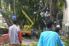 Hujan Angin Tak Menentu,...