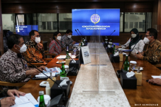 Kembangkan Sektor Pelayaran,...