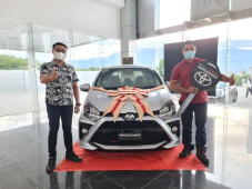 Kalla Toyota Serahkan...