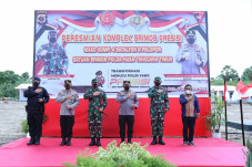 Resmikan Kompleks Brimob...