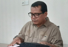 Dekan FISIP Unri Ancam...