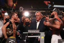Canelo vs Caleb Plant:...