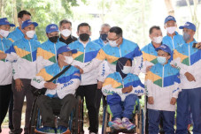 Jawa Barat Bidik 290...