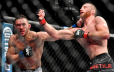 Justin Gaethje Dilarikan...