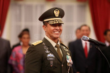 DPR Setujui Jenderal...