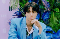 Jin BTS Sapu Chart iTunes...