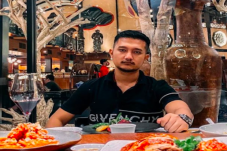 Intip Bisnis Crazy Rich...