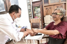 Menjenguk Sahabat Saat...