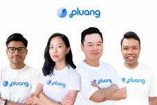 Pluang Hadirkan 15 Produk...
