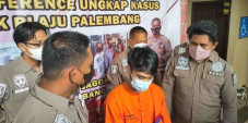 Cekcok Batas Tanah,...